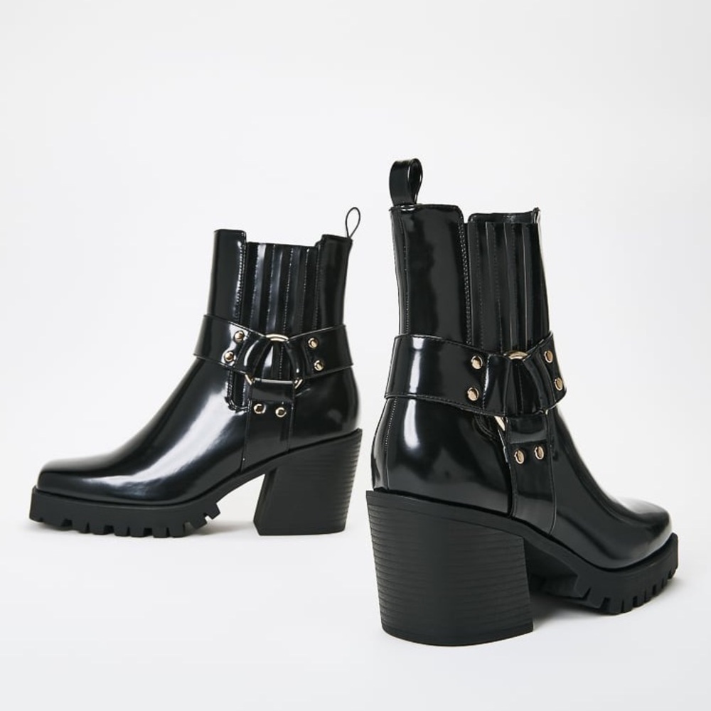 SHOE DAZZLE Black Ankle Boots Buckle Detail Lug Sole Moto Combat Shoes Size 9.5 - Picture 7 of 13